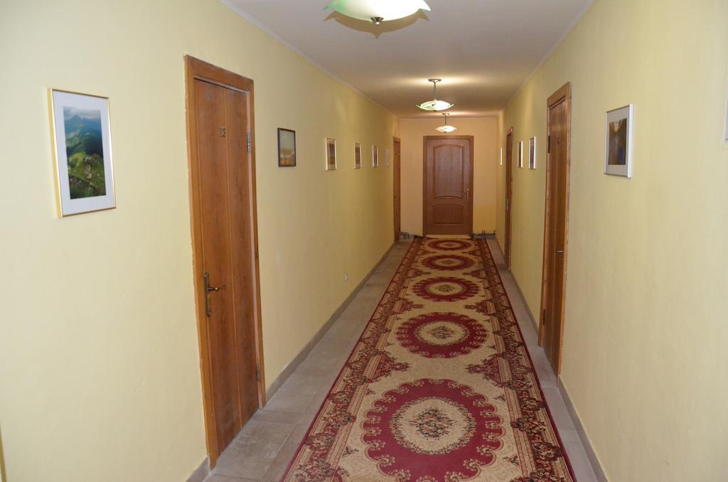 Europa Hotel Rakhiv Exterior photo